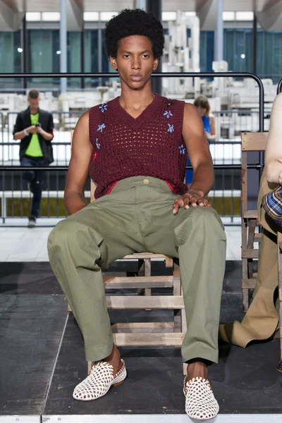 Look 9